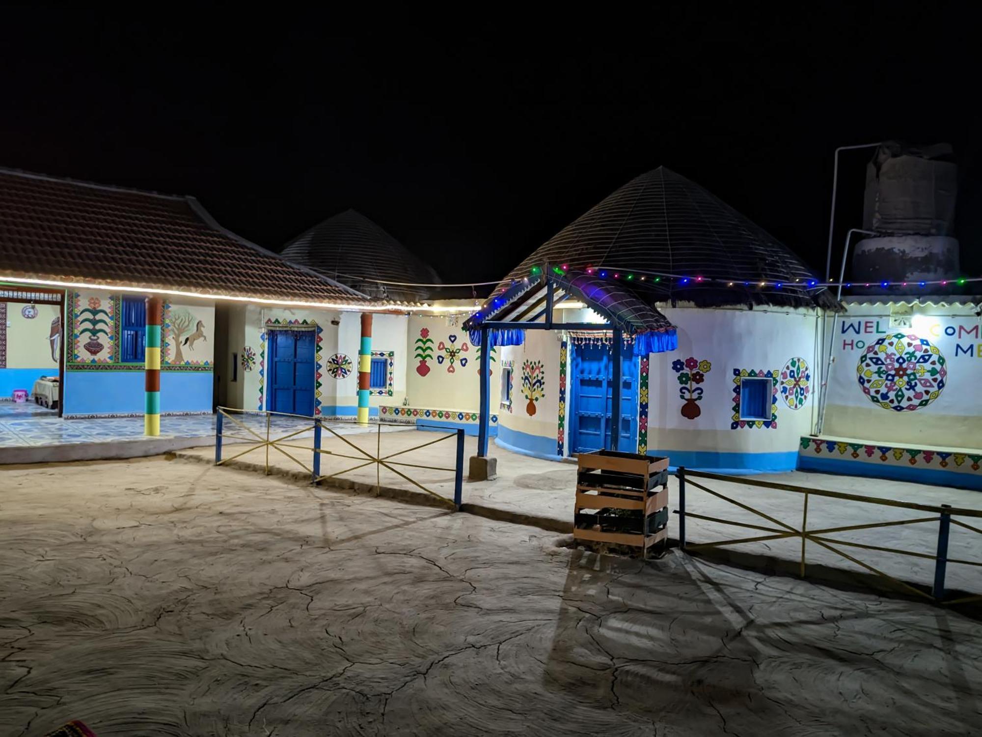 White Land Villagestay Dhordo Extérieur photo