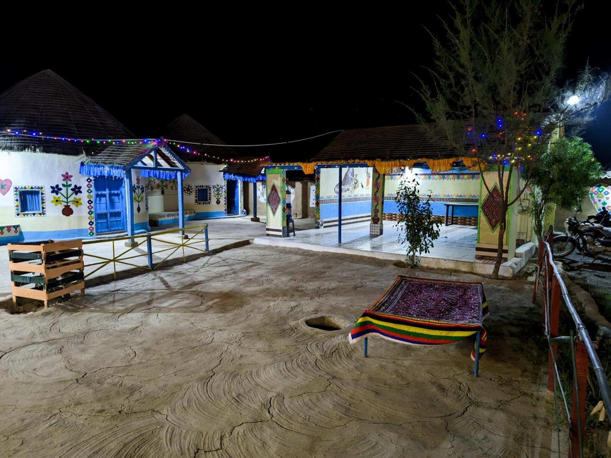 White Land Villagestay Dhordo Extérieur photo