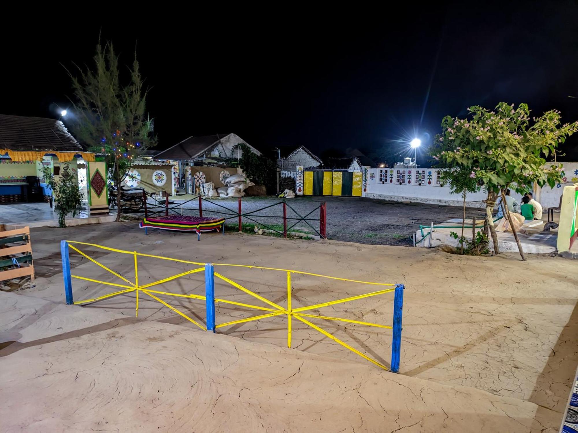 White Land Villagestay Dhordo Extérieur photo